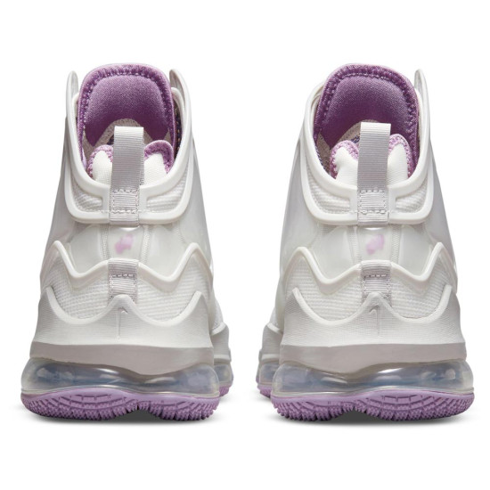 Nike LeBron 19